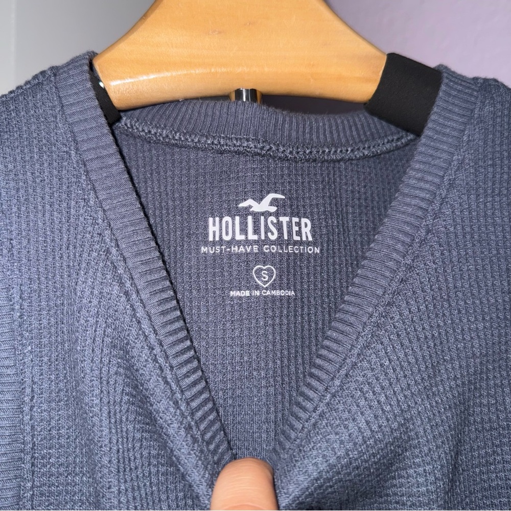 Two Hollister Tops - Both SMALL - Picture 7 of 8